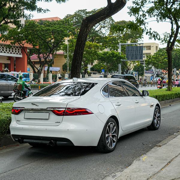 Độ Pô Akrapovic Cao Cấp Cho Xe JAGUAR XF