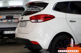 ĐỘ PÔ ON OFF XE KIA RONDO TẠI TP.HCM MẪU PÔ AKRAPOVIC CARBON