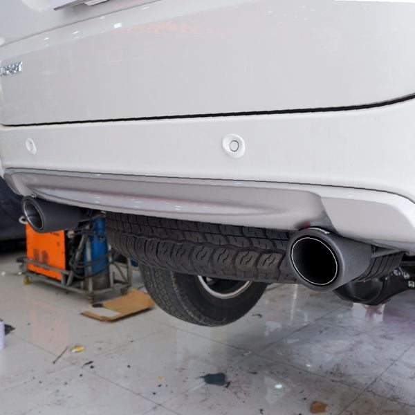 Độ Pô Thể Thao Akrapovic Chính Hãng Cho Xe Mitsubishi Pajero Sport