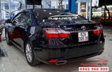 Độ pô xe Toyota Camry mẫu pô vuông Audi