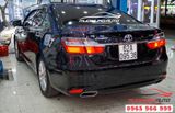 Độ pô xe Toyota Camry mẫu pô vuông Audi