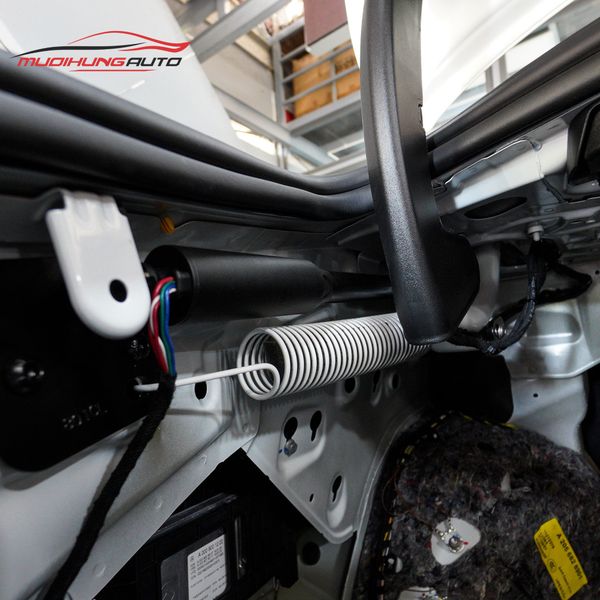 Cốp Điện Ô Tô Mercedes C180 AMG