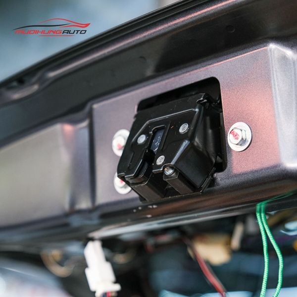 Cốp Điện Ô Tô Mitsubishi Outlander