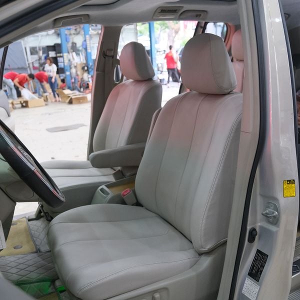 Đổi màu nội thất sang trọng xe TOYOTA PREVIA