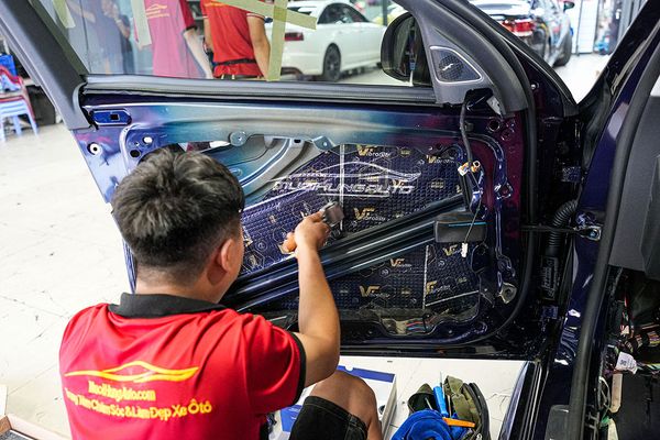 Dán Cách Âm Chống Ồn Thương Hiệu DrArtex Cho Xe Mercedes C300 2022