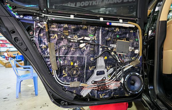 Nâng Cấp Hệ Thống Âm Thanh Cao Cấp Cho Xe Lexus LS460L