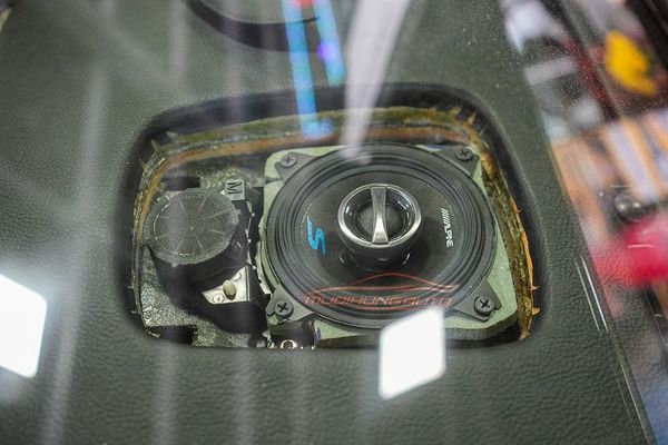 Nâng Cấp Hệ Thống Âm Thanh Cao Cấp Cho Xe Lexus LS460L