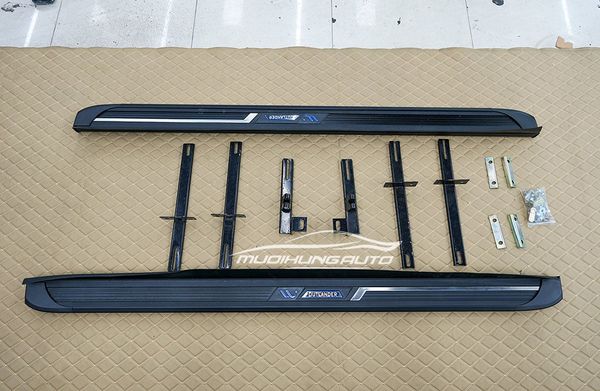 Bệ Bước Chân Cao Cấp Cho Xe Mitsubishi Outlander 2018 - 2019