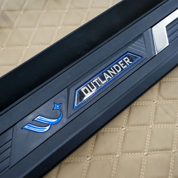 Bệ Bước Chân Cao Cấp Cho Xe Mitsubishi Outlander 2018 - 2019
