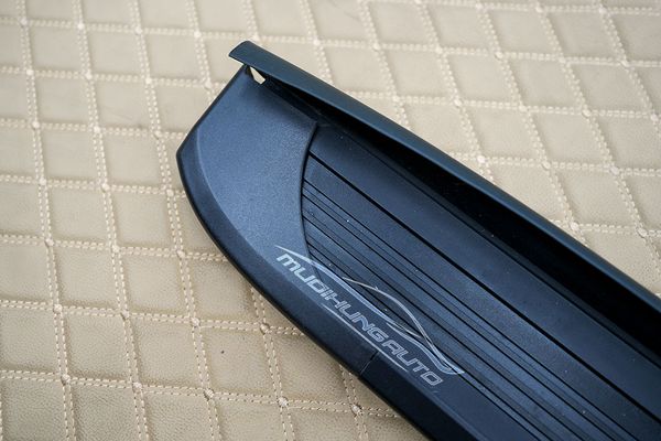 Bệ Bước Chân Cao Cấp Cho Xe Mitsubishi Outlander 2018 - 2019