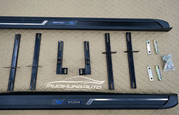 Bệ Bước Chân Cao Cấp Cho Xe Mitsubishi Outlander 2018 - 2019