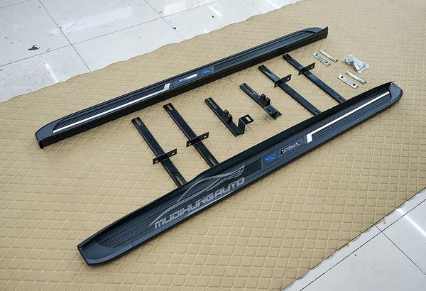 Bệ Bước Chân Cao Cấp Cho Xe Mitsubishi Outlander 2018 - 2019