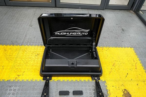 Hộp Để Đồ Bên Hông Cho Xe Land Rover Defender Tại TP HCM