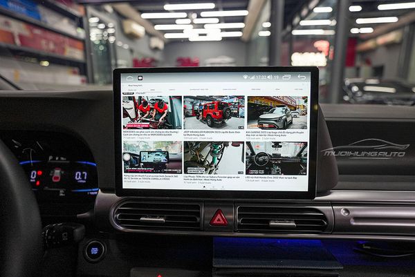 Lắp Màn Hình Android 13.1 Inch Cho Xe Ô Tô