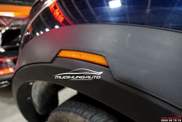 Gắn Ốp Cua Bánh Phản Quang Cho Xe Ford Ranger 2020