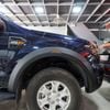 Gắn Ốp Cua Bánh Phản Quang Cho Xe Ford Ranger 2020