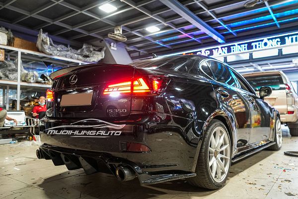 Thay Đèn Hậu Nguyên Cụm Cho Xe Lexus IS 350