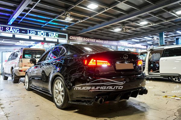 Thay Đèn Hậu Nguyên Cụm Cho Xe Lexus IS 350