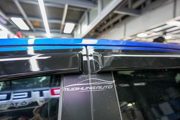 Lắp Vè Che Mưa Cao Cấp Cho Xe Ford Ranger XLS 2023