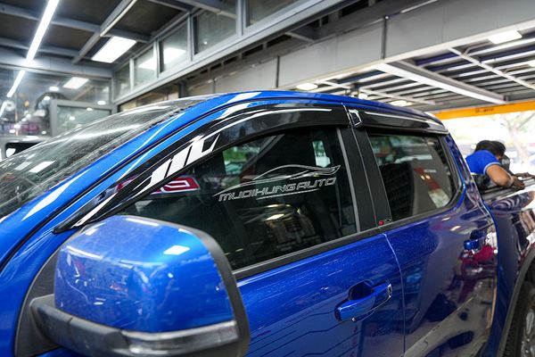 Lắp Vè Che Mưa Cao Cấp Cho Xe Ford Ranger XLS 2023