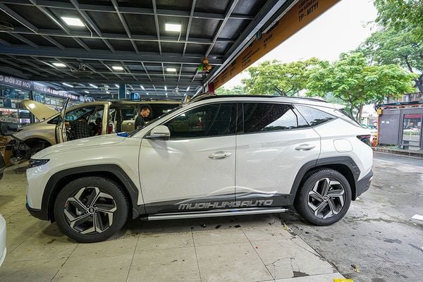 Lắp Bệ Bước Cố Định Cho Xe Hyundai Tucson 2022