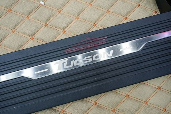 Lắp Bệ Bước Điện Cho Xe Hyundai Tucson 2016 - 2018