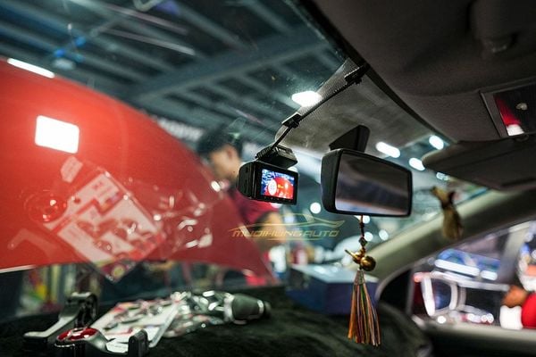 Lắp Camera Hành Trình Trước Vietmap Speedmap M1 Cho Xe Volkswagen Polo 2022