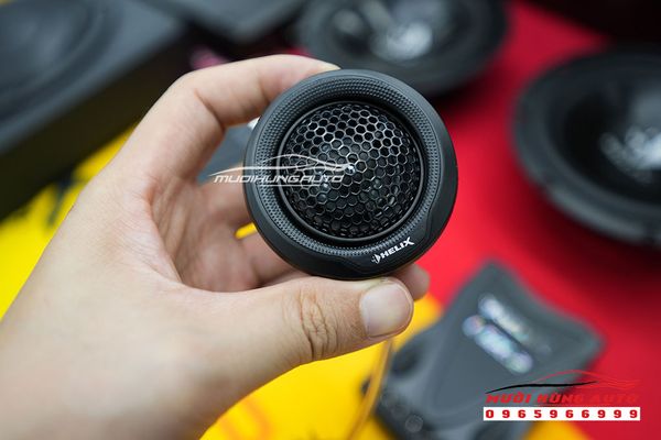 Nâng Cấp Hệ Thống Âm Thanh Helix Cao Cấp Cho Xe Toyota Camry 2018