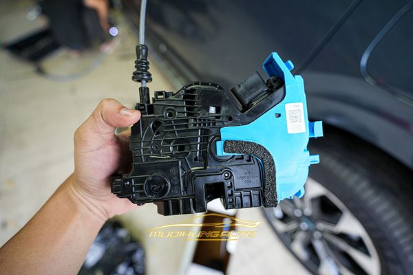 Độ Cửa Hít Owin Cho Xe Kia Carnival 2022