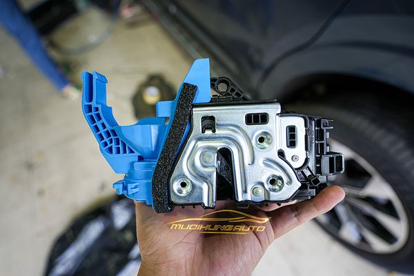 Độ Cửa Hít Owin Cho Xe Kia Carnival 2022