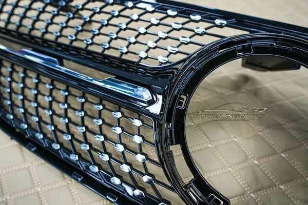 Mặt Ga Lăng Cao Cấp Cho Xe Mercedes GLC 2020 Mẫu AMG