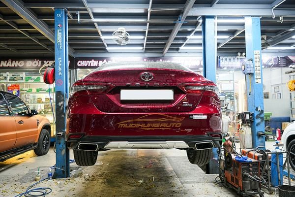 Độ Pô Thể Thao Cho Xe Toytota Camry 2023