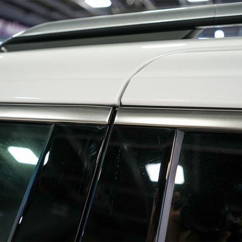 Lắp Viền Khung Kính Cao Cấp Cho Xe Kia Carnival