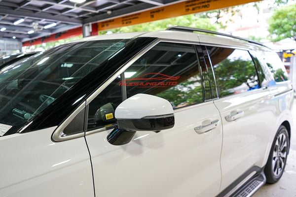 Lắp Viền Khung Kính Cao Cấp Cho Xe Kia Carnival