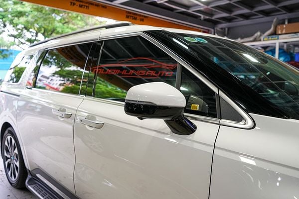 Lắp Viền Khung Kính Cao Cấp Cho Xe Kia Carnival