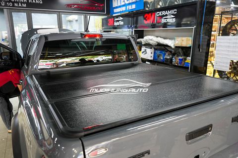 Gắn Nắp Thùng Gập Ba Tấm Cao Cấp Cho Xe Ford Ranger Raptor