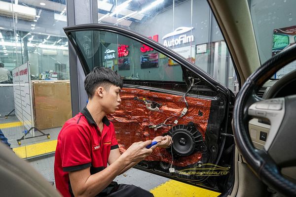 Nâng Cấp Hệ Thống Âm Thanh Cho Xe Toyota Camry 2009