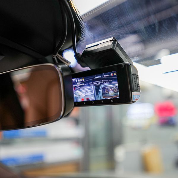 Lắp Camera Hành Trình Vietmap Speedmap M1 Cho Xe Porsche Cayenne 2022