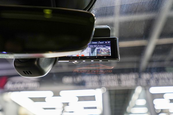 Lắp Camera Hành Trình Vietmap Speedmap M1 Cho Xe Porsche Cayenne 2022