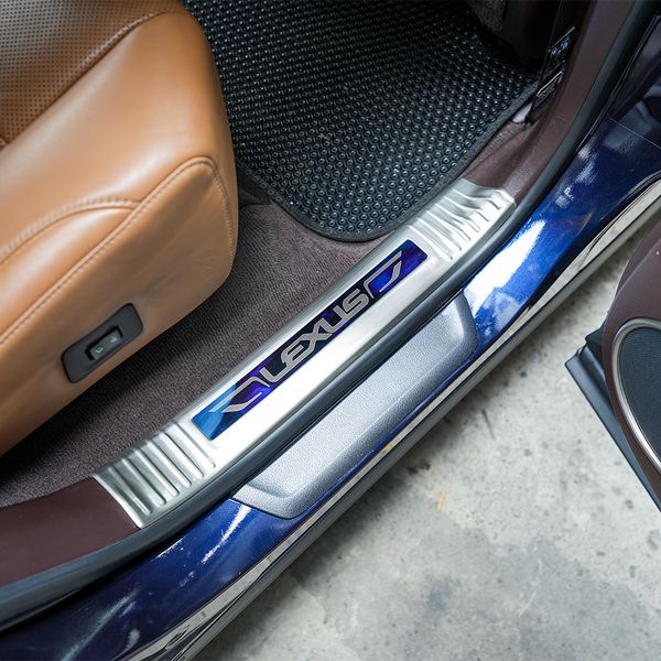Lắp Nẹp Bước Chân Chính Hãng Cho Xe Lexus RX350 2018