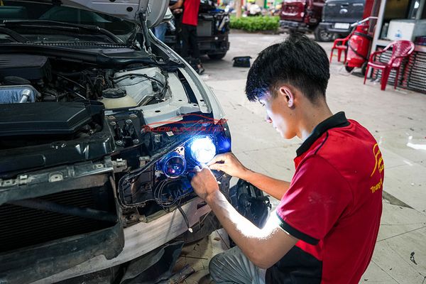 Nâng Cấp Hệ Thống Ánh Sáng Cao Cấp Cho Xe Ford Focus