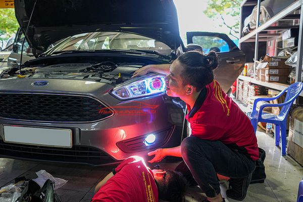 Nâng Cấp Hệ Thống Ánh Sáng Cao Cấp Cho Xe Ford Focus