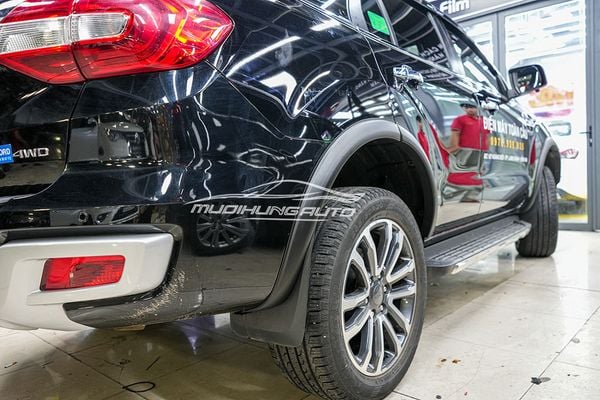 Gắn Ốp Cua Bánh Cao Cấp Cho Xe Ford Everest