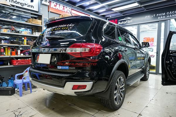 Lắp Viền Chân Kính Cao Cấp Cho Xe Ford Everest