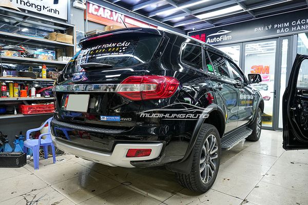 Gắn Ốp Cua Bánh Cao Cấp Cho Xe Ford Everest