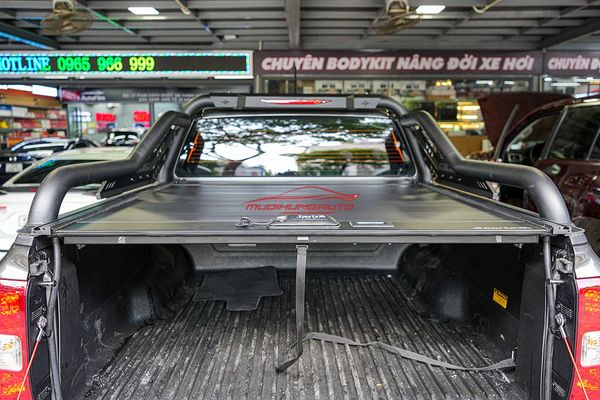 Lắp Nắp Thùng Và Thanh Thể Thao Cao Cấp Cho Xe Ford Ranger