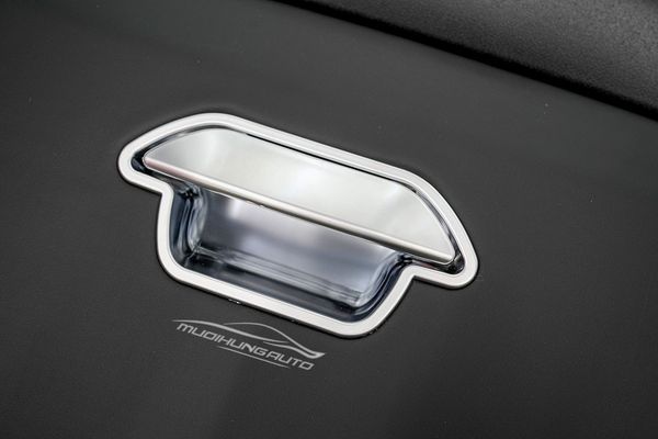 Bàn Xếp Lưng Ghế Cao Cấp Cho Xe Lexus