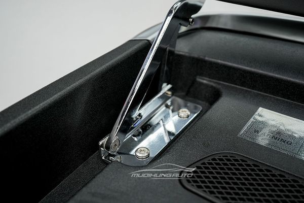 Bàn Xếp Lưng Ghế Cao Cấp Cho Xe Lexus