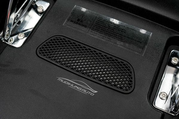 Bàn Xếp Lưng Ghế Cao Cấp Cho Xe Lexus