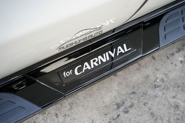 Gắn Bệ Bước Chân Chất Lượng Cho Xe Kia Sedona 2020